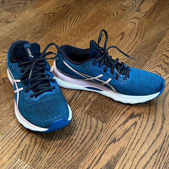 ASICS blue and pink Gel-Nimbus 24 size 9 - Picture 1 of 5